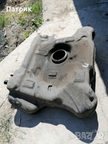 Резервоар Алфа Ромео 147 Alfa Romeo 147, снимка 3 - Части - 36795541