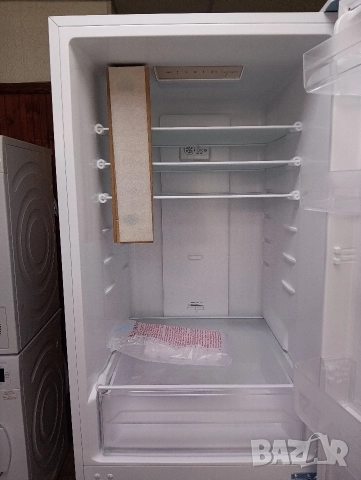 Чисто нов комбиниран хладилник с фризер с две години гаранция!, снимка 2 - Хладилници - 52676757