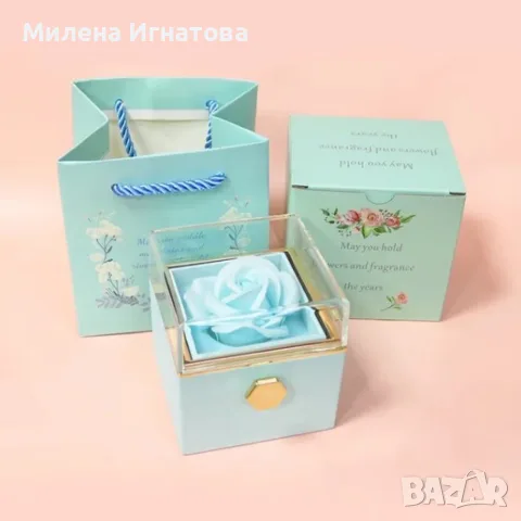 Луксозна подаръчна кутия с консервирана синя роза и въртящо се чекмедже, снимка 4 - Подаръци за жени - 55959739