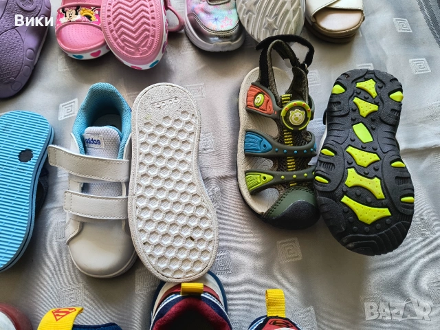 Детски обувки, включващ сандали, маратонки, чехли тип "крокс" и пантофи., снимка 8 - Детски обувки - 54234979