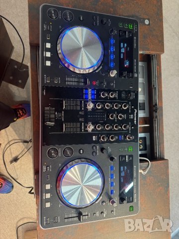 DJ пулт с Pioneer XDJ- R1 конзола и пушек машина MAGNUM 850, снимка 13 - Ресийвъри, усилватели, смесителни пултове - 44439008