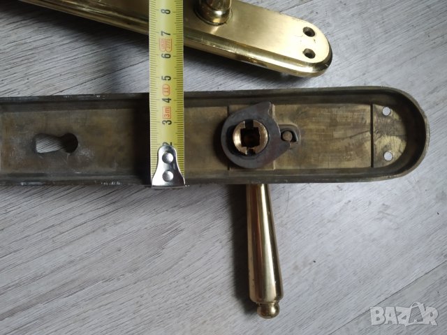 стари месингови дръжки за врата с шилд-комлект, снимка 3 - Други ценни предмети - 38359693