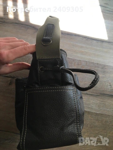 Дамски чанти, кожена 15 € , червена сатенена Sısley 25€, снимка 2 - Чанти - 53257040