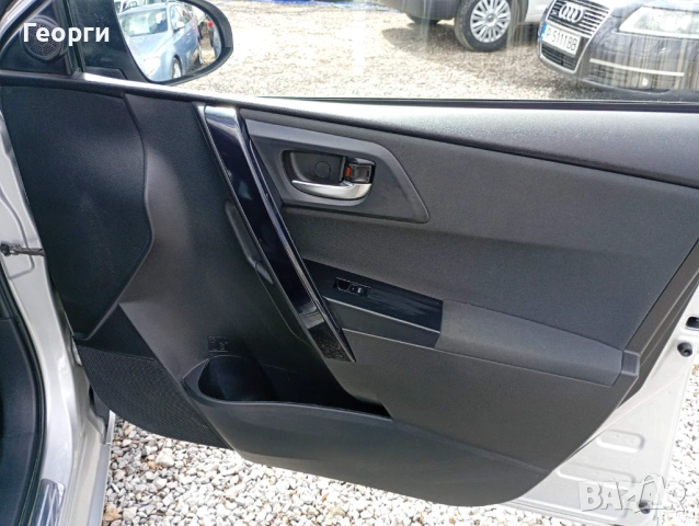 TOYOTA AURIS 1.6 D4D, снимка 16 - Автомобили и джипове - 54113017