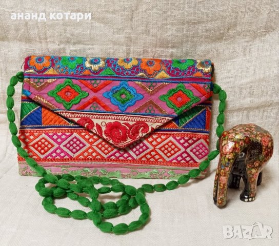 Малка дамска чанта със златна бродерия 1-3, снимка 3 - Чанти - 38374673