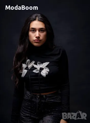 Черна дамска блуза с цветя , снимка 3 - Блузи с дълъг ръкав и пуловери - 48428337