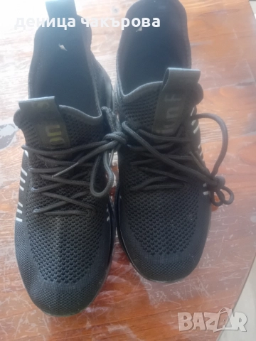 Нови спортни обувки за момче -39 номер