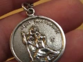 Старинен солиден сребърен медальон Свети мъченик Христофор пресича поток и носи дете сребро, снимка 3