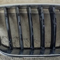 Дясна Декоративна Решетка Във Предната Броня. BMW. X3.F25. 2011-2017 Година. БМВ.Х3.Ф25., снимка 1 - Части - 36884286