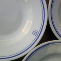 Лот от три стари порцеланови чинии на Изида и други две фабрики в България, снимка 2 - Други ценни предмети - 39515563