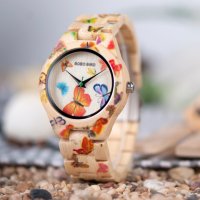 Дамски часовник с каишка от верижно дърво и изрисувани пеперуди, снимка 4 - Дамски - 36250779