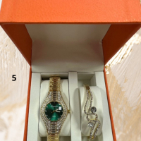 Подаръчен комплект часовник и гривна с кристали, снимка 5 - Подаръци за жени - 44791013