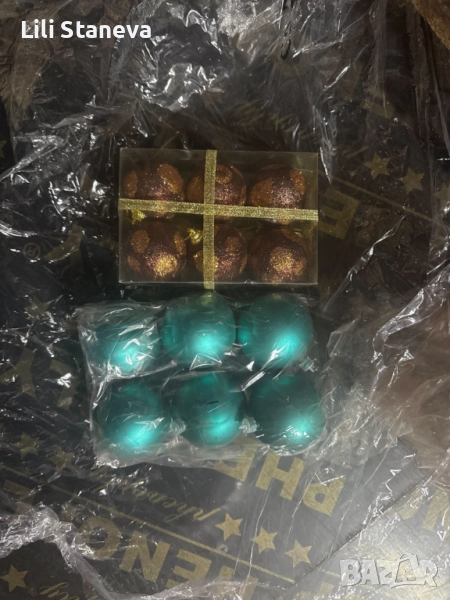 Комплект перлени коледни топки – 6 броя в различни цветове + подарък 6бр златисто блестящи топки., снимка 1