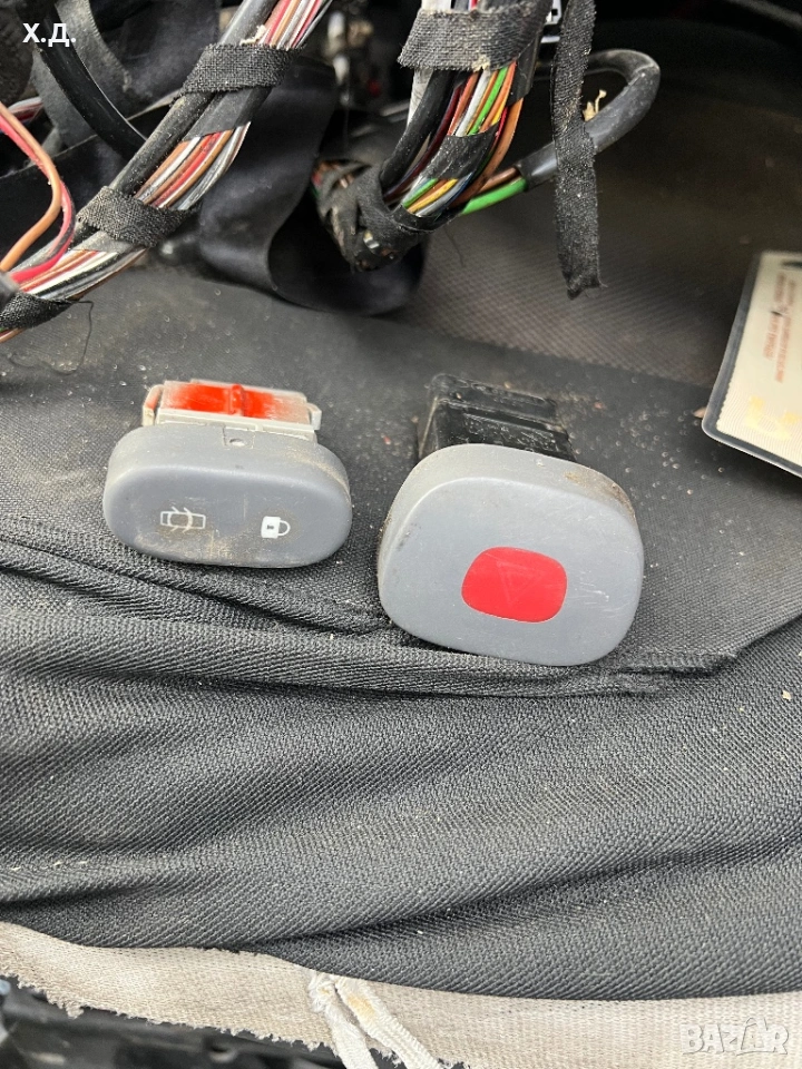 Копче аварийни светлини Рено Клио 2000г , снимка 1