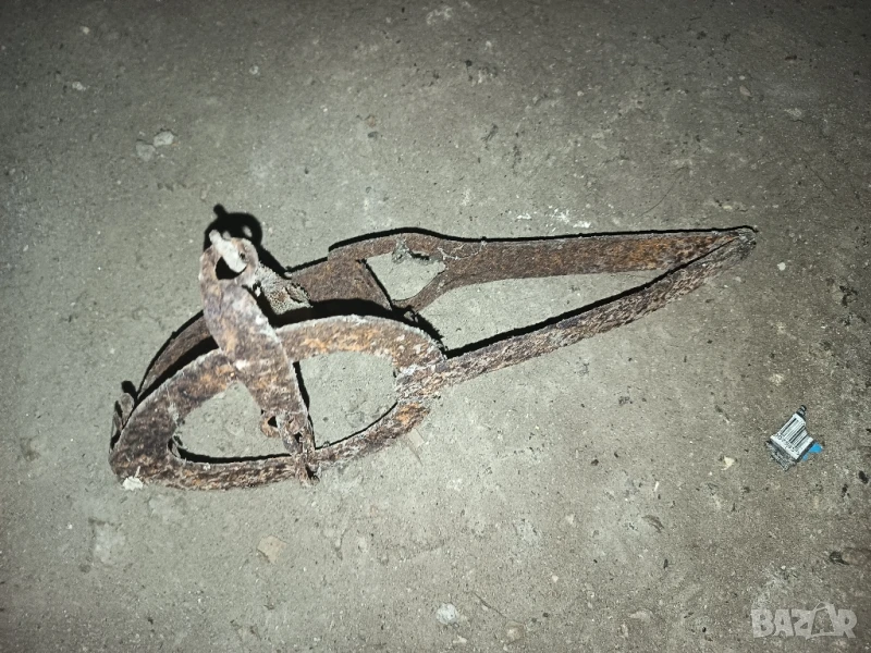 Стар капан за диви животни , снимка 1