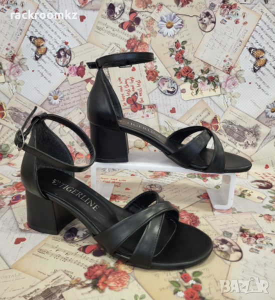 Дамски сандалети обувки на нисък квадратен ток в черен цвят модел: 728016 black , снимка 1