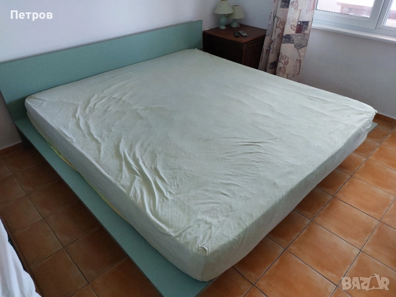 Спалня с матрак и шкаф, снимка 1