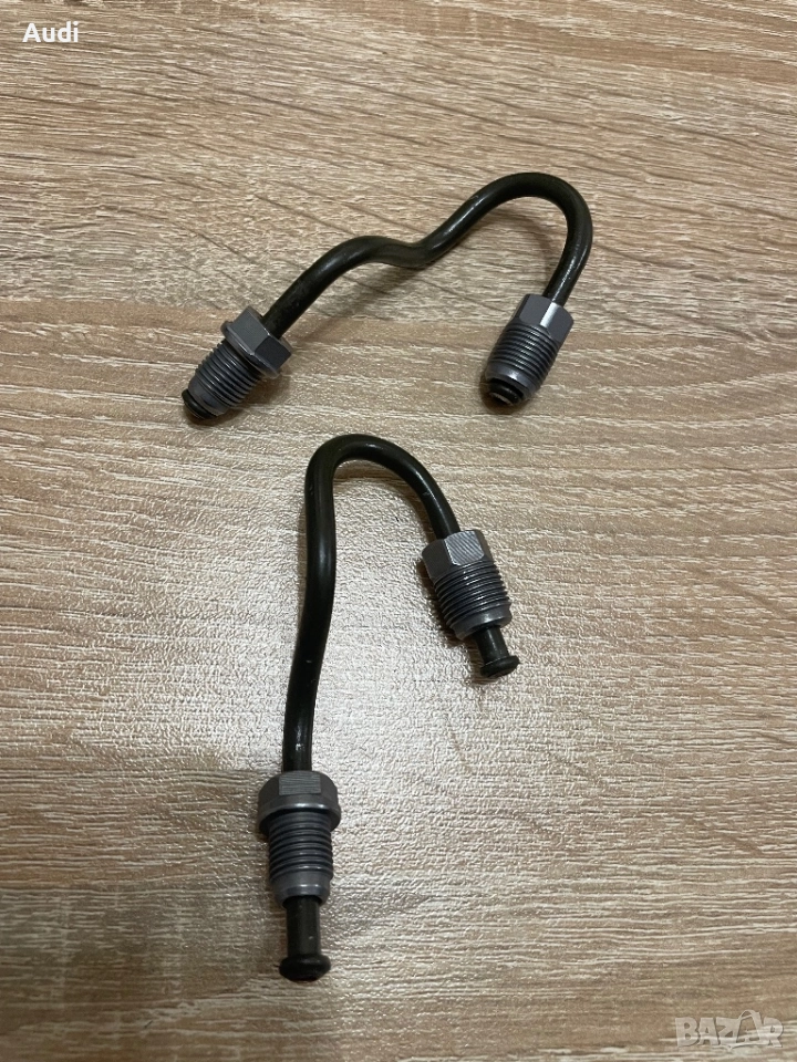 Тръбички задни спирачни апарати лява и дясна Audi A3 8P Golf 5 Seat Skoda, снимка 1