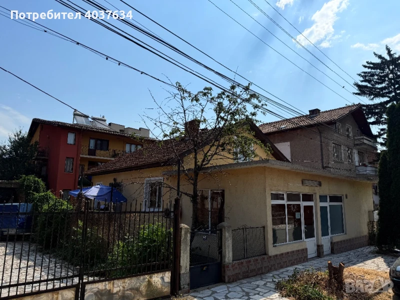 Къща с търговски обект в центъра на гр. Велинград, снимка 1