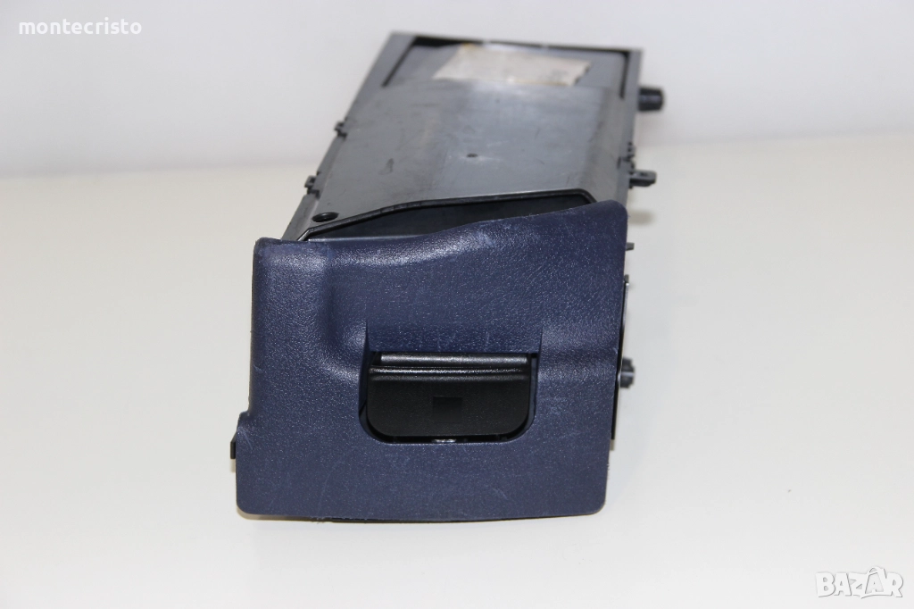 Жабка предна дясна седалка Audi A6 C5 (1997-2004г.) 4B0882622R / 4B0 882622 R, снимка 1