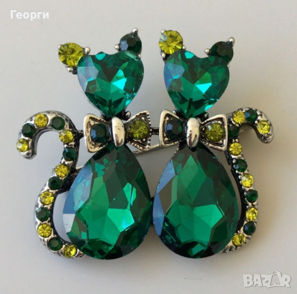 Много рядка брошка с големи камъни Сваровски, снимка 1