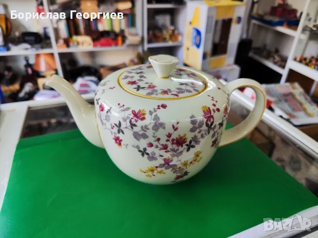 Порцеланов чайник Königl pr. Tettau