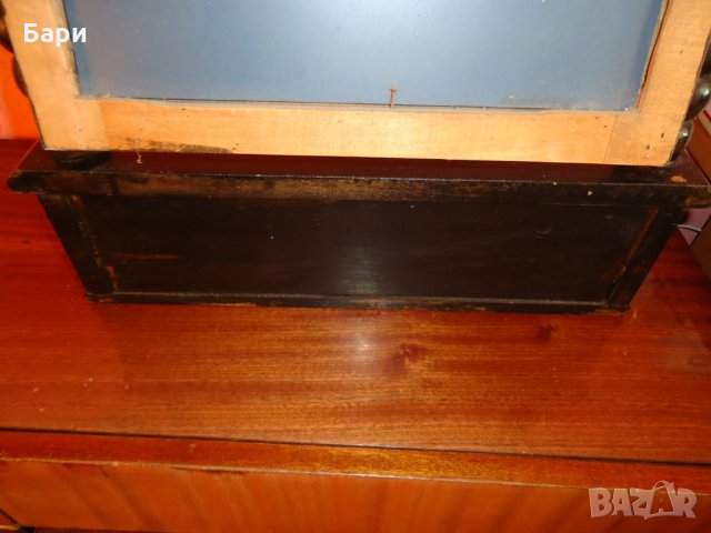 Красиво малко шкафче с огледало, снимка 8 - Антикварни и старинни предмети - 35472488