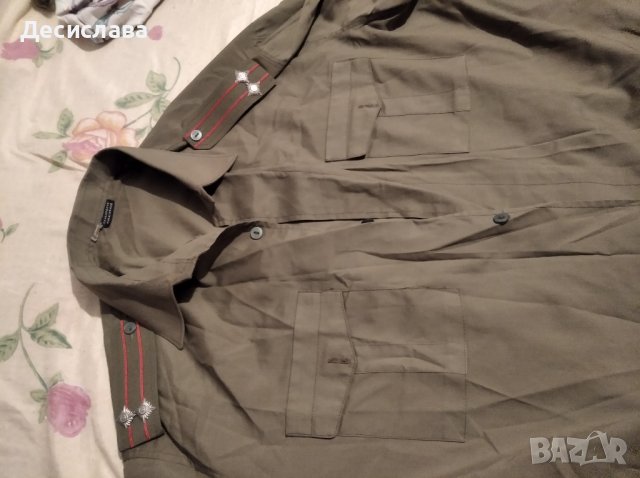 Военни ризи с пагони и военно палто-ретро, снимка 2 - Други ценни предмети - 38055401