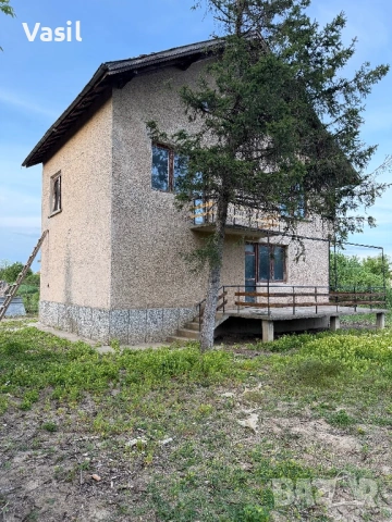 Двуетажна къща в с. Покрайна, снимка 2 - Вили - 54347473