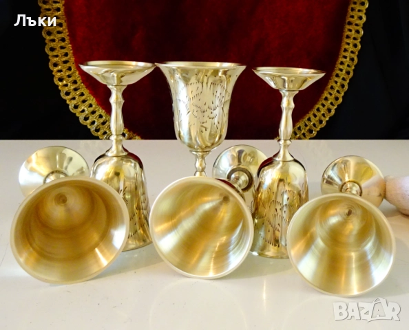 Разкошни бронзови чаши за ракия,релеф. , снимка 2 - Антикварни и старинни предмети - 51446886