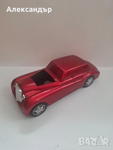 Метална червена количка за декорация