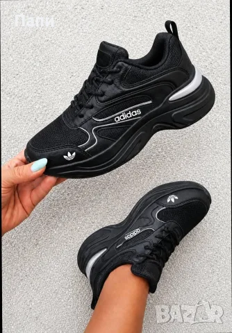 Дамски маратонки Adidas в черен цвят 