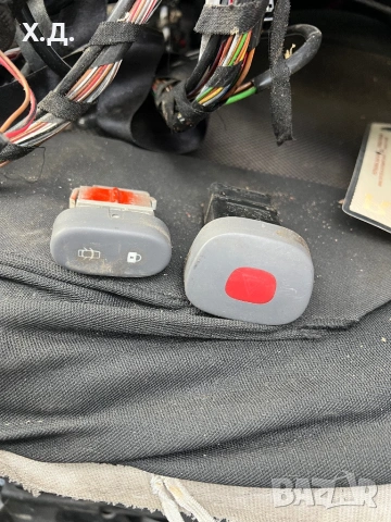 Копче аварийни светлини Рено Клио 2000г 