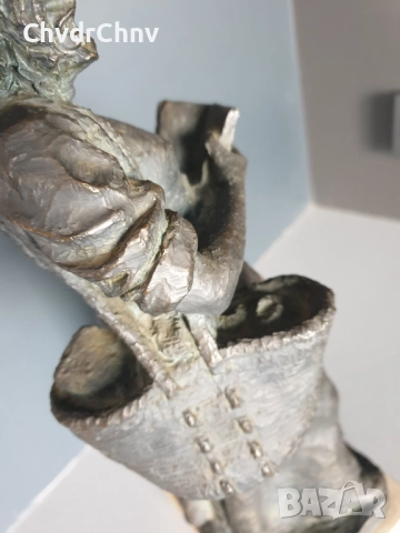 Josep Bofill статуетка резин 45см-6кг/испанска скулптура/фигура на четящо момиче с чанта и книга, снимка 10 - Статуетки - 52956849