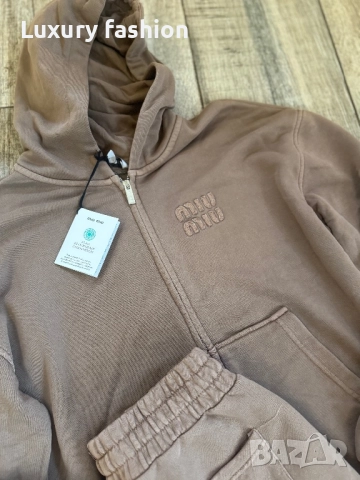 Дамски комплект Miu Miu, снимка 4 - Комплекти - 52463764