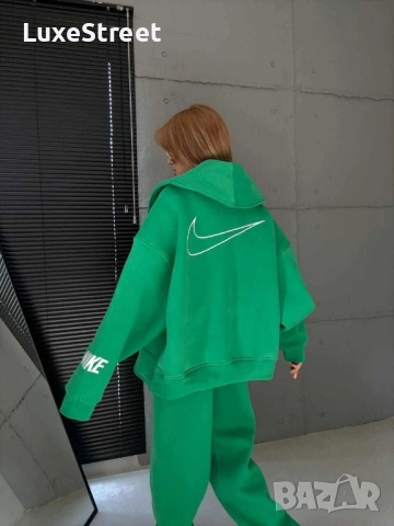 Ватирани дамски комплекти Nike - няколко цвята - 97 лв., снимка 4 - Спортни екипи - 52224938