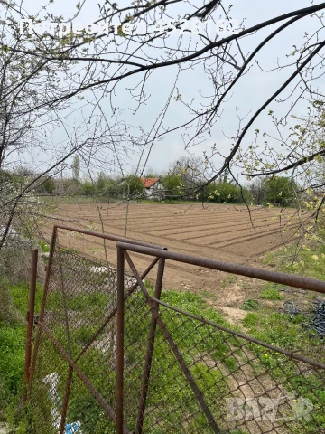 Дворно място в регулация с ток и вода