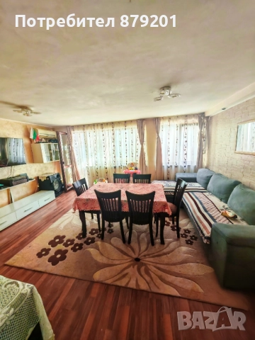 Двустаен апартамент на колхозен пазар 