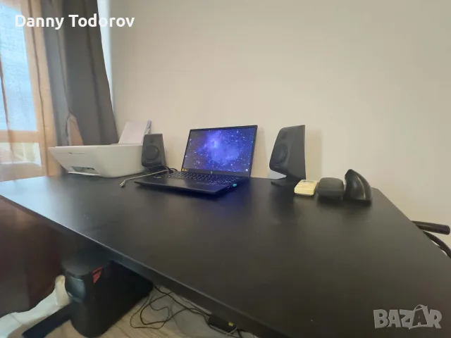 Бюро Sit-Stand с ръчно регулиране на височината – 140 × 60 см