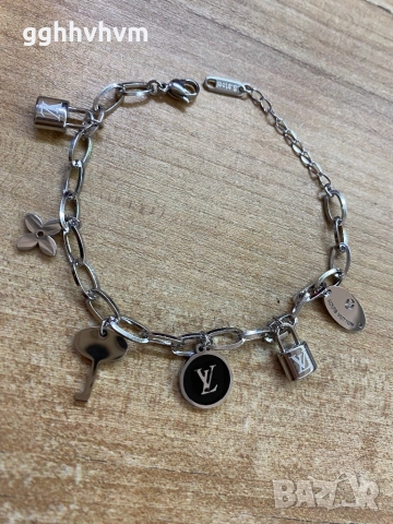 Гривна с кутия