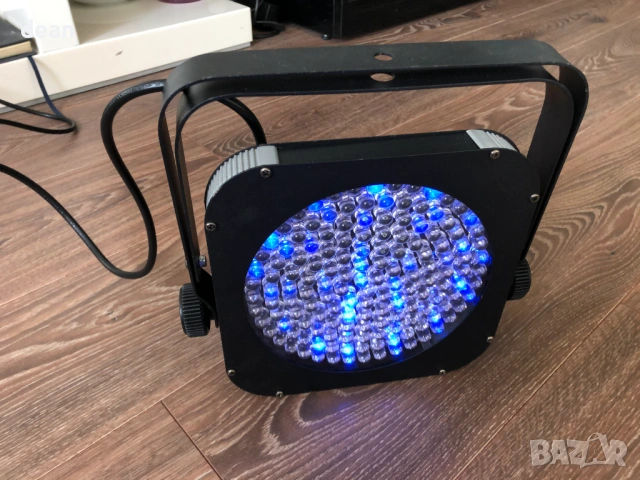 Светлинен проектор за сценично осветление