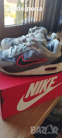 Маратонки Air Max Solo Номер 35.5, снимка 2 - Детски маратонки - 52104287
