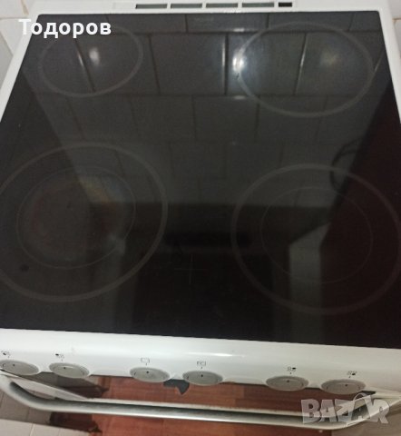 Готварска печка с push бутони и керамичен плот Voss Electrolux , снимка 3 - Печки, фурни - 32166997