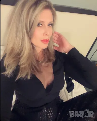 Черна блуза, снимка 4 - Блузи с дълъг ръкав и пуловери - 48529733