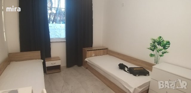 обзаведена стая Редута след основен ремонт с чисто нови мебели , снимка 2 - Стаи под наем - 44388147