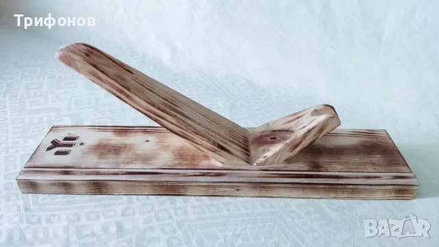 Брадва в прабългарски стил със стойка - ръчна изработка, снимка 4 - Колекции - 47546866