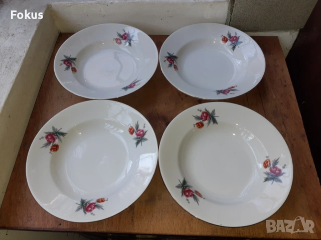 Български порцелан четири чинии, снимка 3 - Антикварни и старинни предмети - 53268156