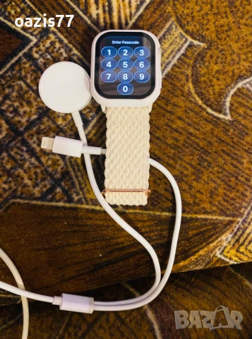 Apple Watch SE2. Часовникът е в отлично състояние без следи, ползван винаги с протектори, снимка 2 - Смарт часовници - 54043212