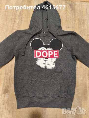 суичър с Мики Маус