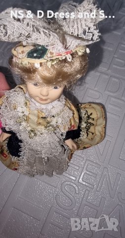 Порцеланова кукла с стойка , снимка 6 - Антикварни и старинни предмети - 34154523